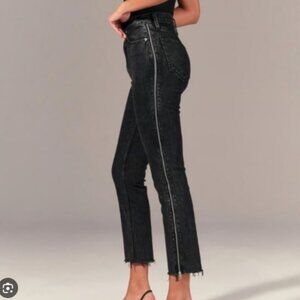 Abercrombie & Fitch Ultra High Rise Mom Jean